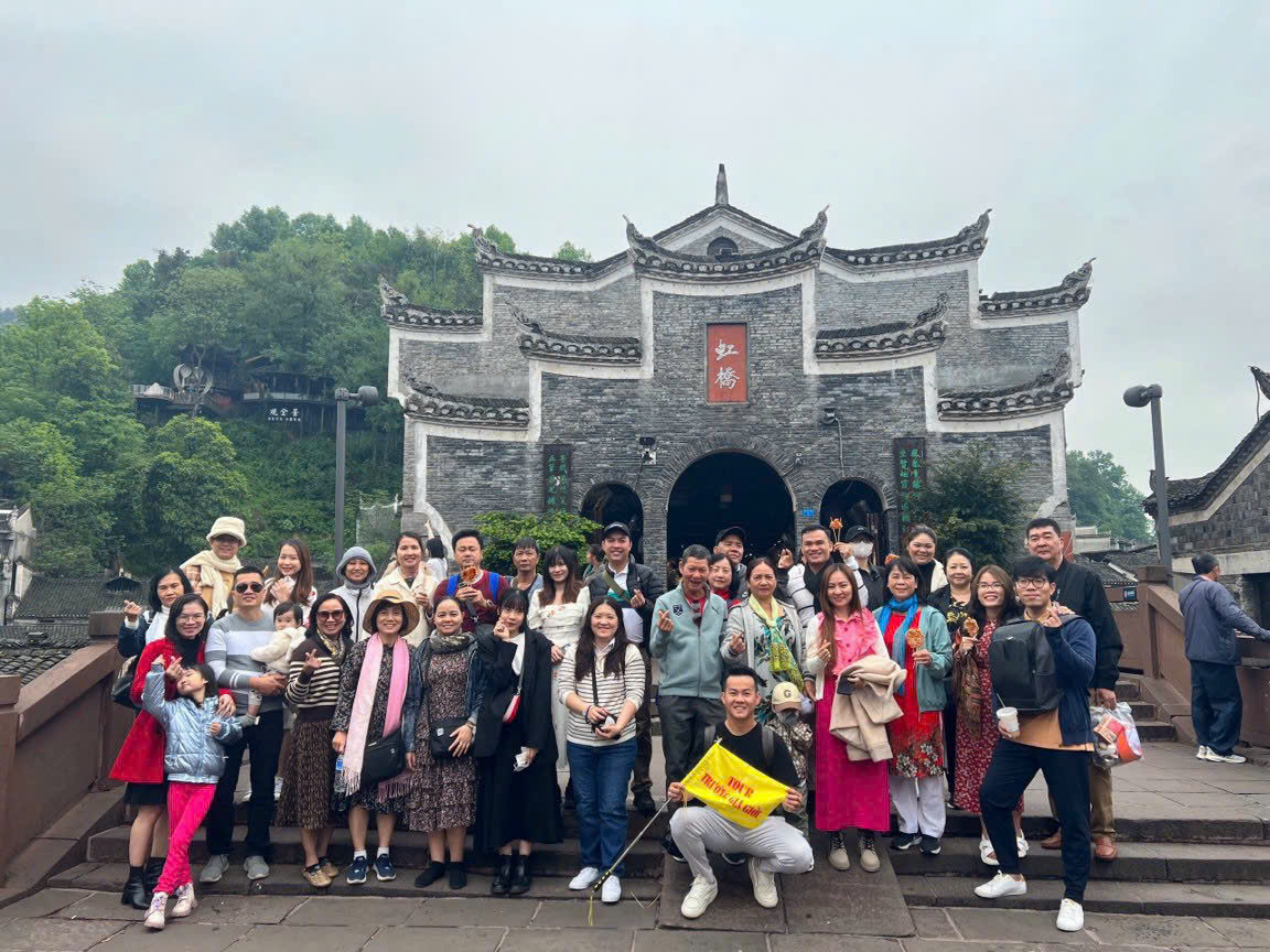 TRƯƠNG GIA GIỚI - PHƯỢNG HOÀNG CỔ TRẤN 5 NGÀY 4 ĐÊM - 3