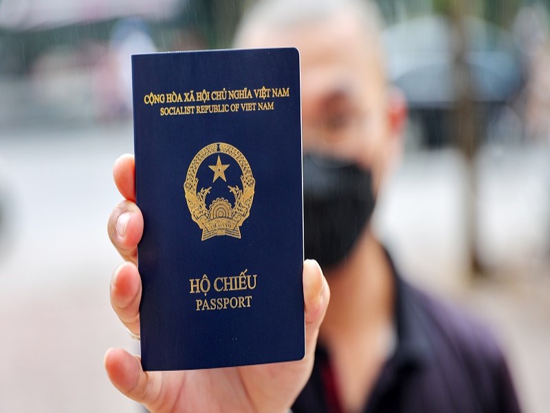 Đổi hộ chiếu online cần những gì? Hồ sơ, điều kiện và lệ phí cần biết